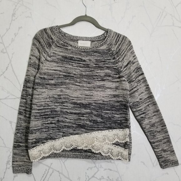 springfield Sweaters - Springfield Black & Ivory Sweater w Crochet Detail